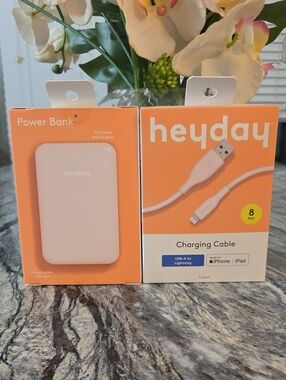 heyday White Power Bank with White 8ft Lightning Cable